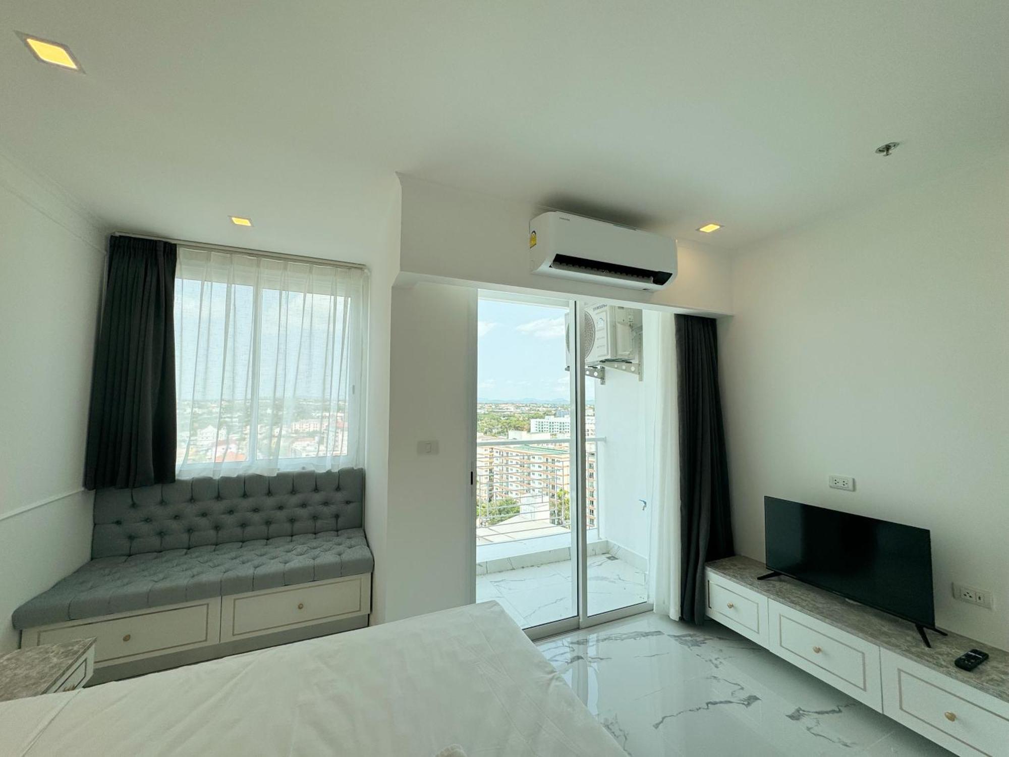 The Empire Chic Residence Jomtien & Yahaha Exterior photo
